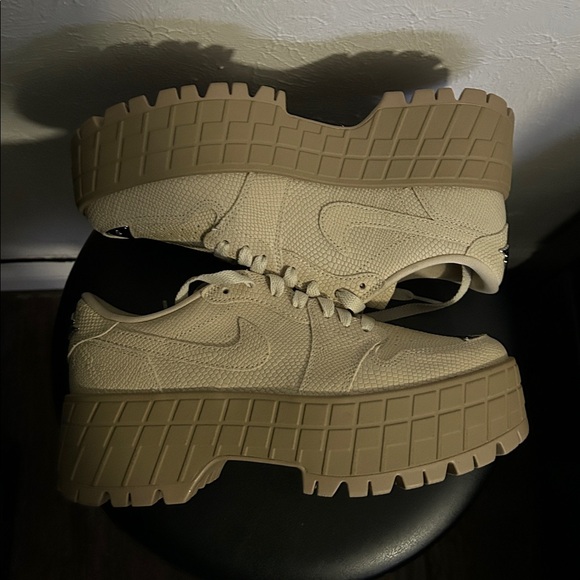 Air Jordan 1 Low Brooklyn - Picture 2 of 6